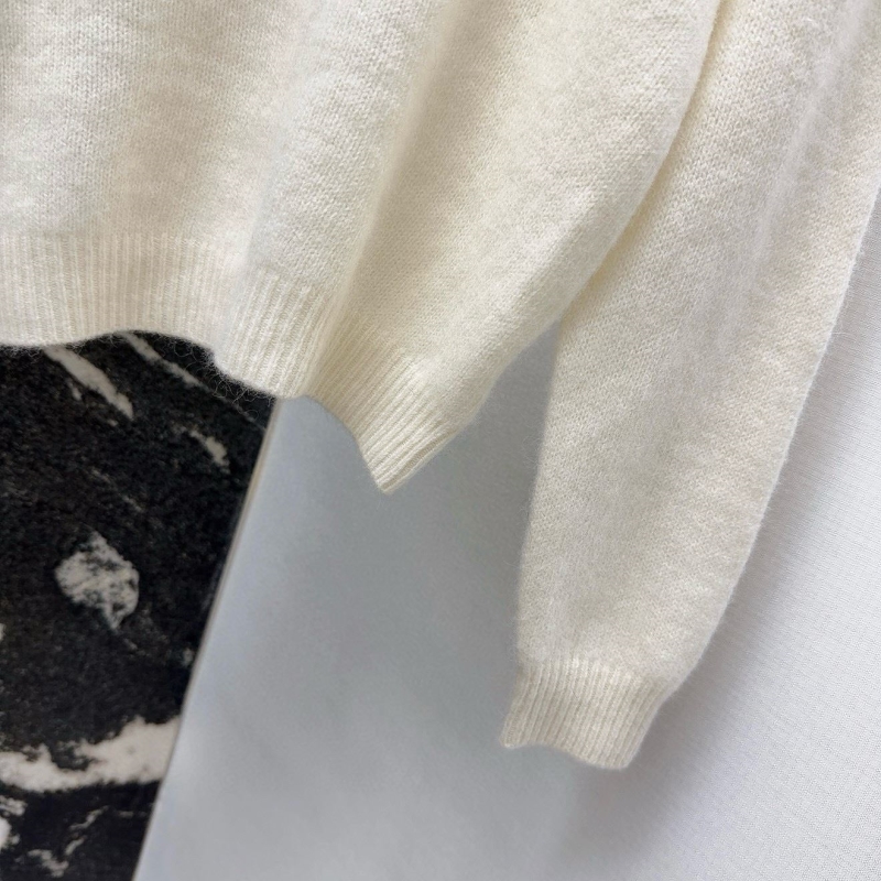 chr1st1an D10r sweaters